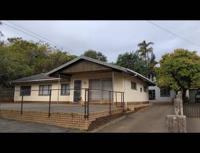 3 BEDROOM HOUSE FOR SALE IN BLUFF